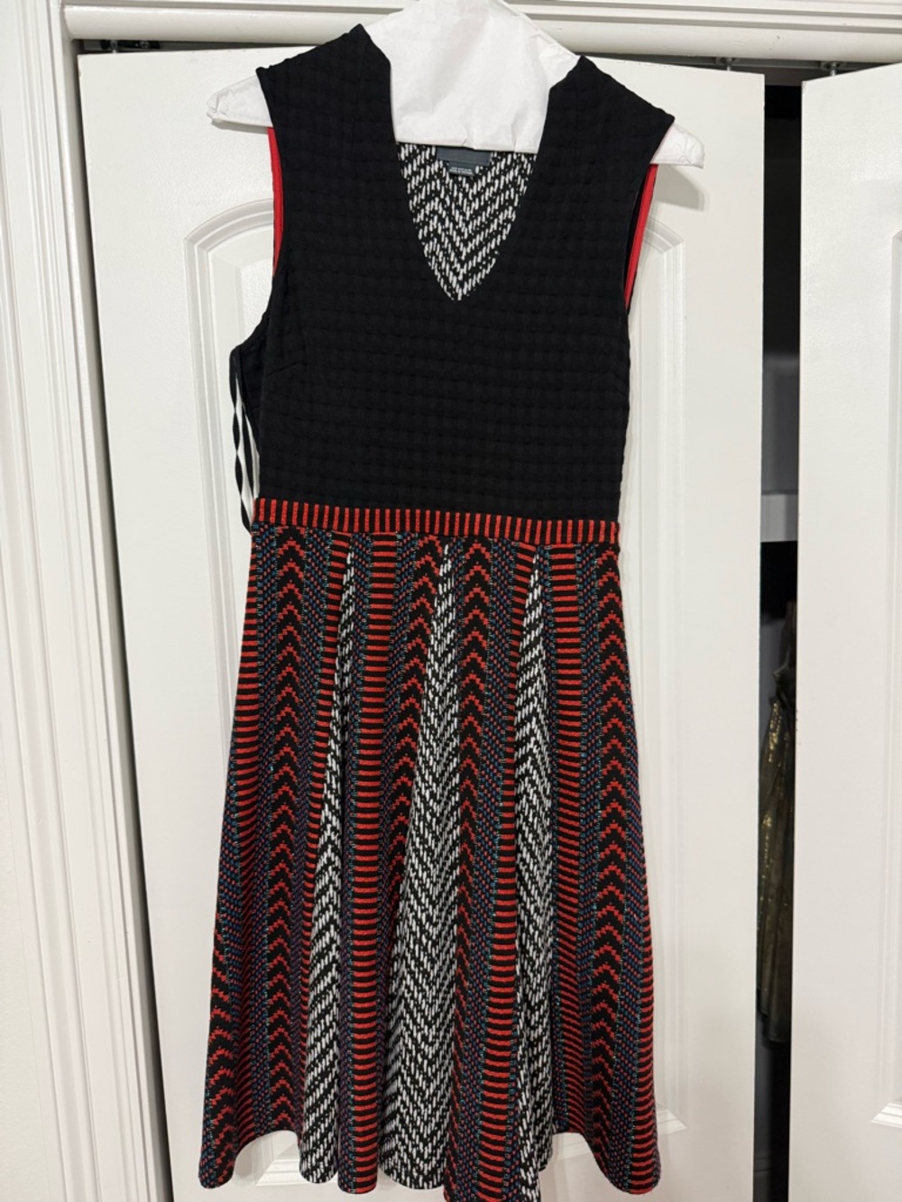 Women’s Black & Red Patterned Knit Dress